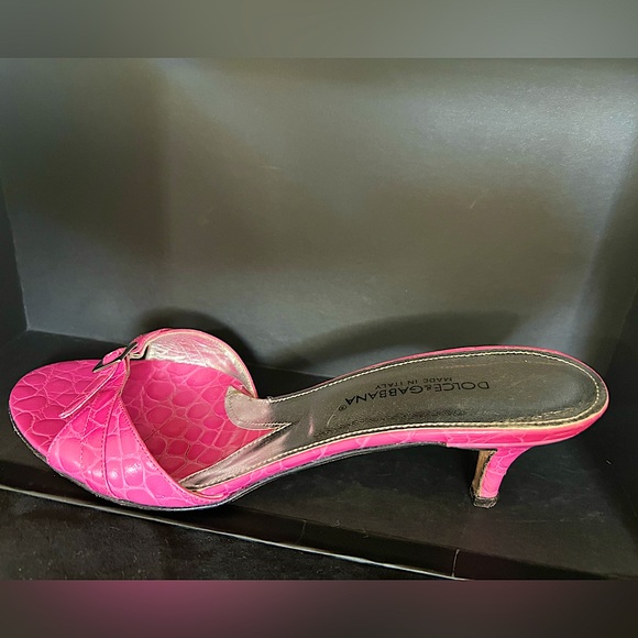 Vintage Dolce & Gabbana Fuchsia Kitten Heels Like New w/Original Box - Picture 3 of 8